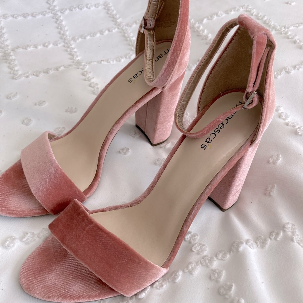 ✨Velvet Heels ✨